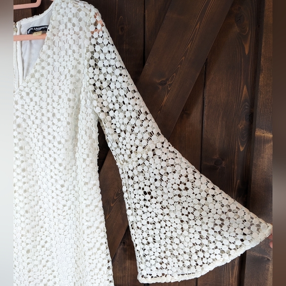 Karl Lagerfeld Paris White Bell Sleeve Eyelet Lace Dress New With Tags SIze 8 - Picture 4 of 14